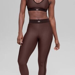 Alo Yoga Brown Leggings and Sports Bra Set